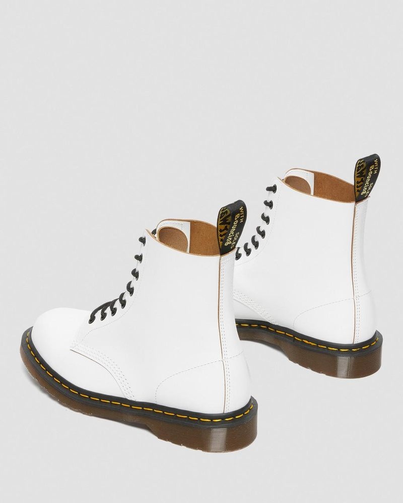 Dr Martin Martens 1460 Vintage Made in England Lace Up Boots (Quilon) Boots White | TR74-H4NK