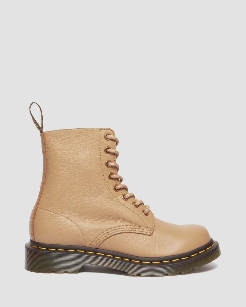 Dr Martin Martens 1460 - Pascal Virginia Leather Boots (Virginia) Boots Savannah Tan | CS74-X2BO