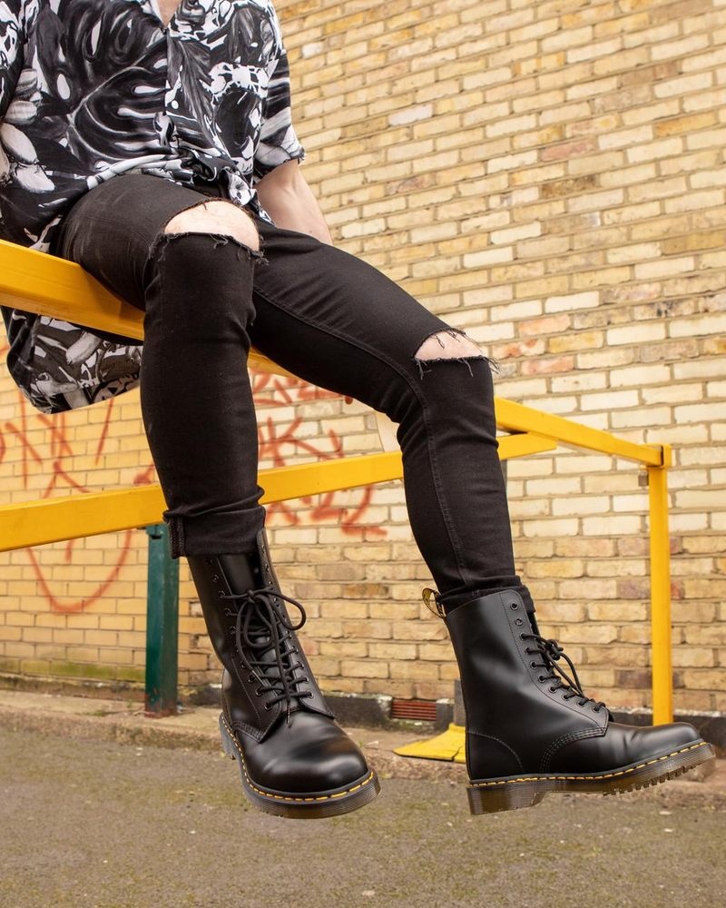 Dr Martin Martens 1490 Smooth Leather Mid Calf Boots (Smooth Leather) Boots Black | CA64-L3WV