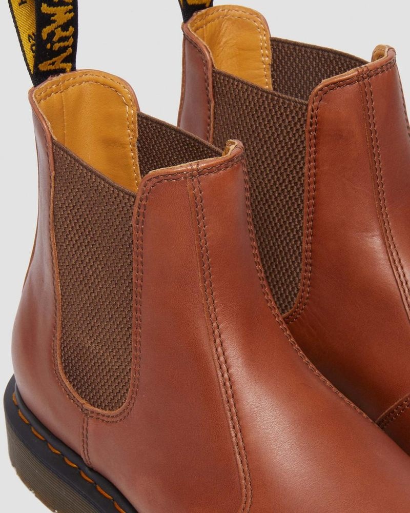 Dr Martin Martens 2976 Carrara Leather Chelsea Boots (Carrara) Boots Saddle Tan | SW83-D9KY