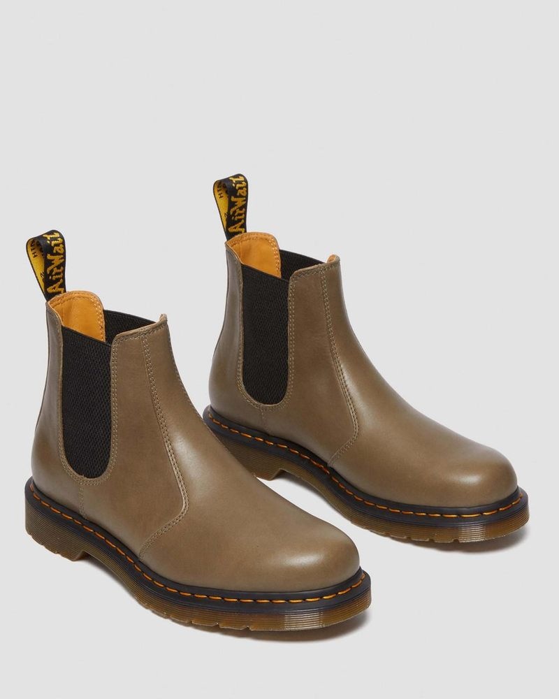 Dr Martin Martens 2976 Carrara Leather Chelsea Boots (Carrara) Boots Olive | UZ48-W2CK